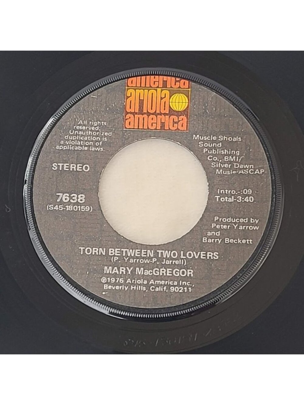 Mary MacGregor – Torn Between Two Lovers 45 rpm 7" Vinyl 1976 Ariola 7638